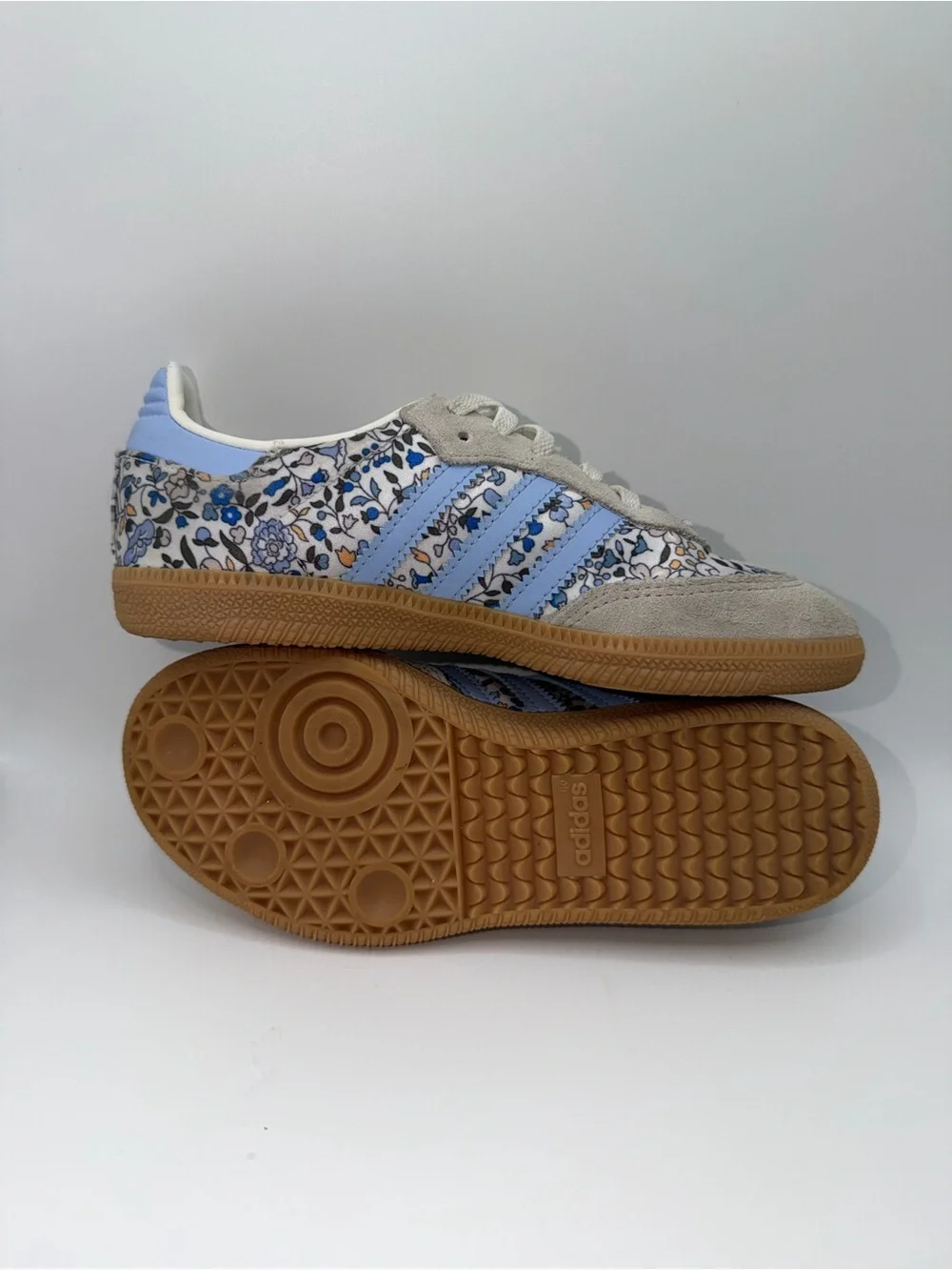 Adiadas Floral-Print Low-Top Sneakers in Light Blue & Beige